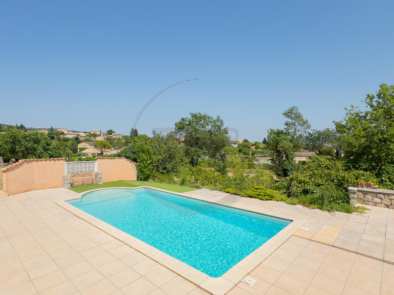 Villa - 145 m² - 6 pièces