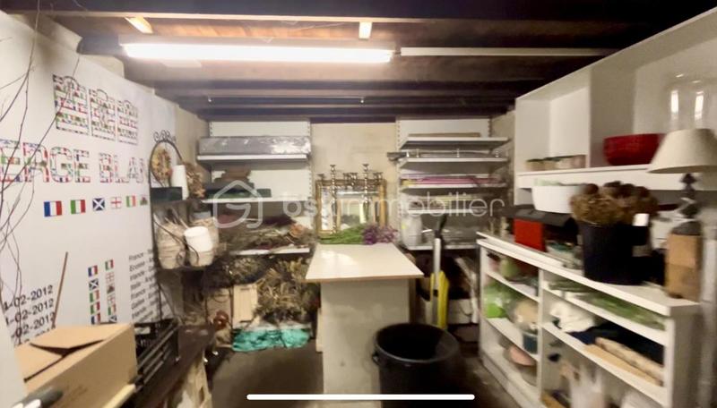 Local commercial - 150 m² - 6 pièces