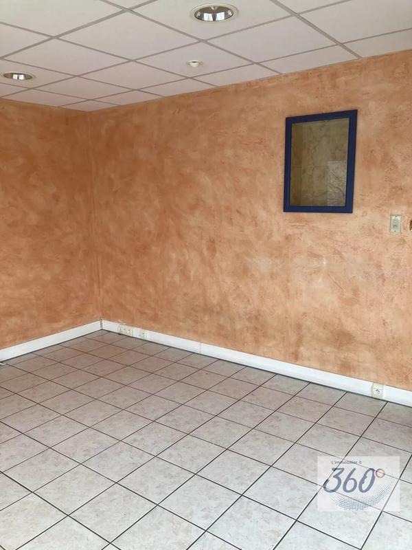 Local d'activités - 423 m²