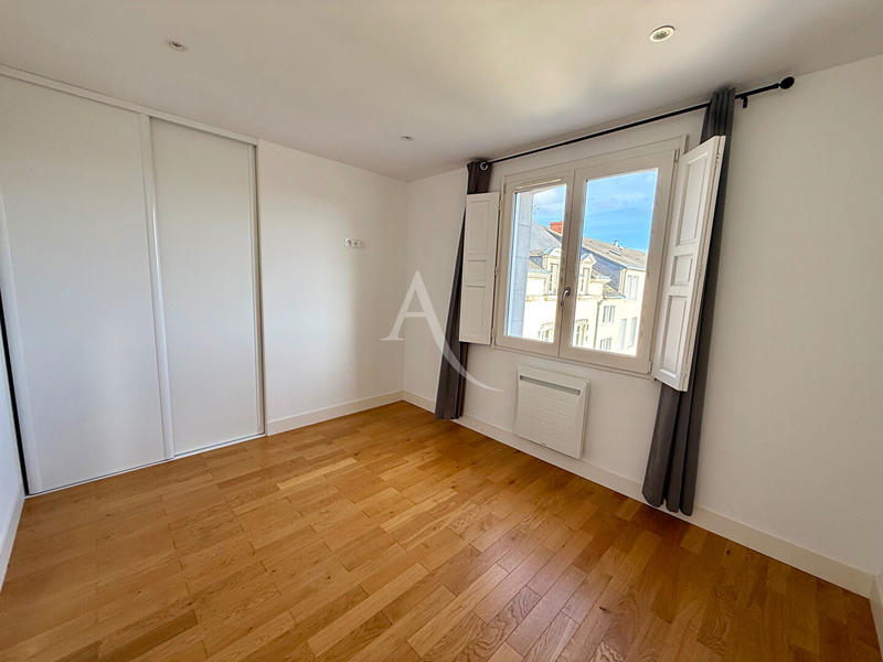 Appartement - 151 m² - 5 pièces