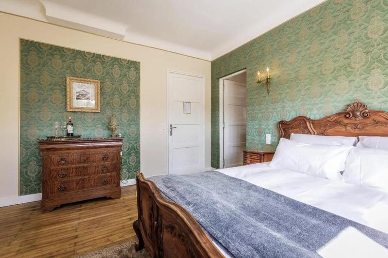 Maison chambre d'hôtes - 217 m² - 8 pièces