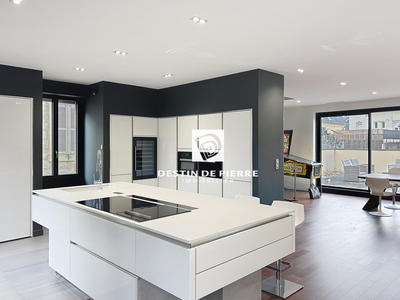 Loft - 250 m² - 4 pièces