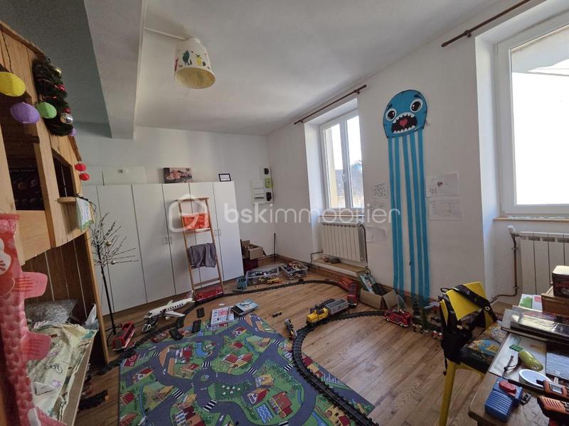 Maison - 98 m² - 5 pièces