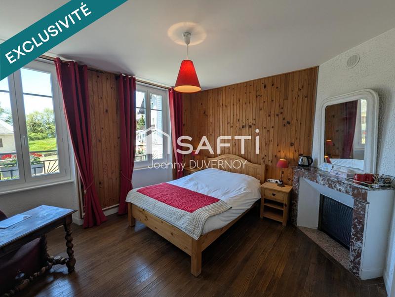 Maison - 238 m² - 8 pièces