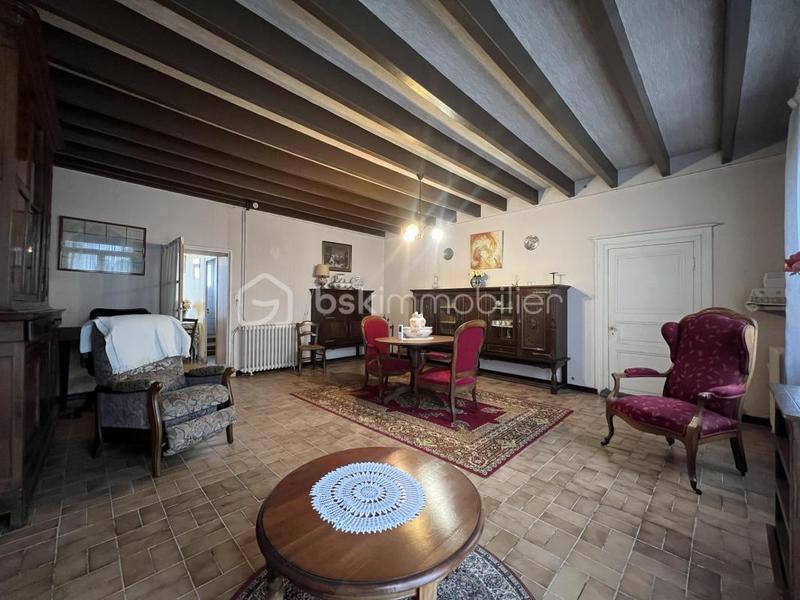 Maison - 202 m² - 10 pièces