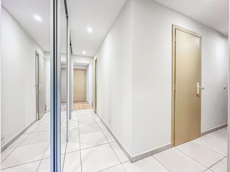 Appartement - 90 m² - 5 pièces