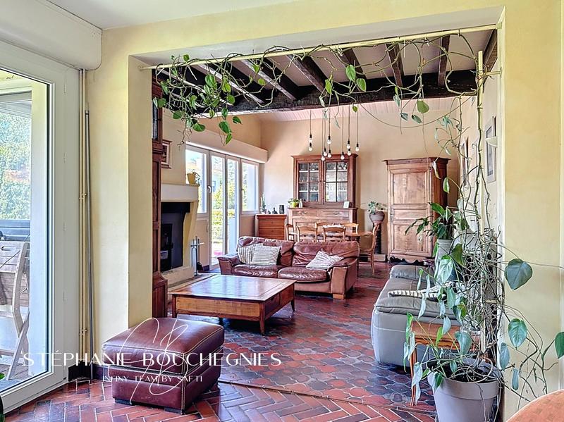 Maison - 223 m² - 10 pièces