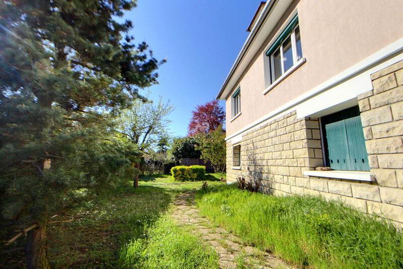 Maison - 219 m² - 6 pièces