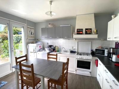 Maison - 94 m² - 6 pièces