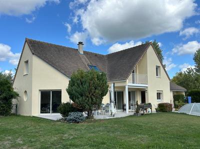 Maison - 213 m² - 6 pièces