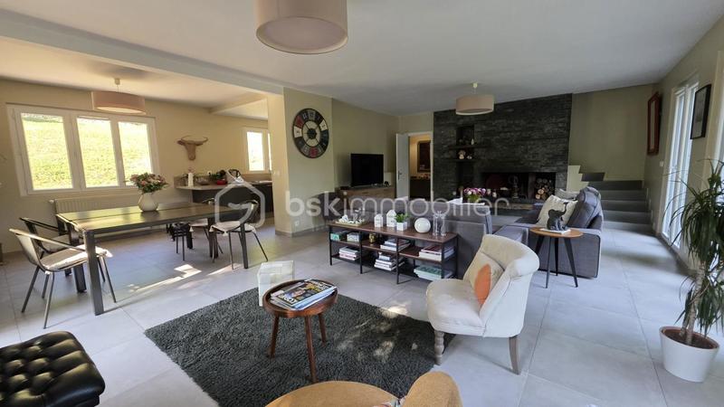 Villa - 230 m² - 9 pièces