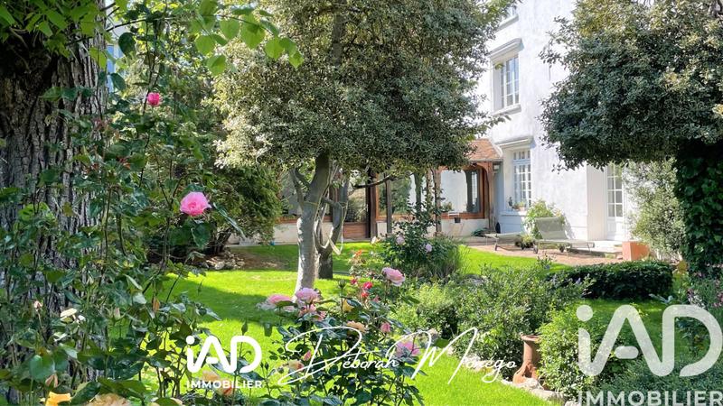 Maison - 380 m² - 11 pièces