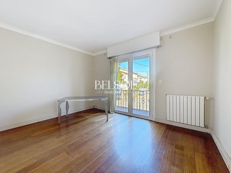 Villa - 220 m² - 5 pièces