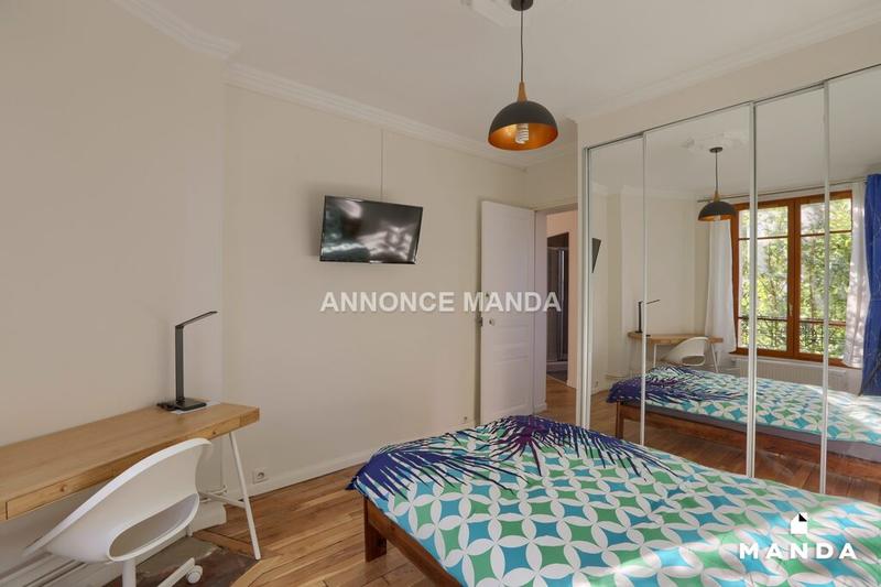 Chambre - 12 m² - 5 pièces