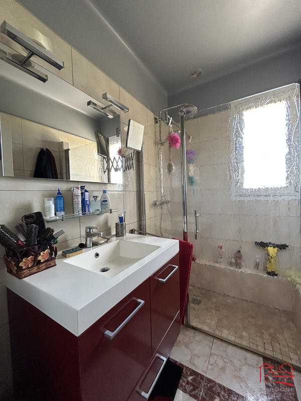 Maison - 122 m² - 5 pièces