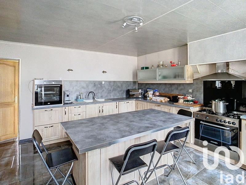 Maison - 207 m² - 7 pièces