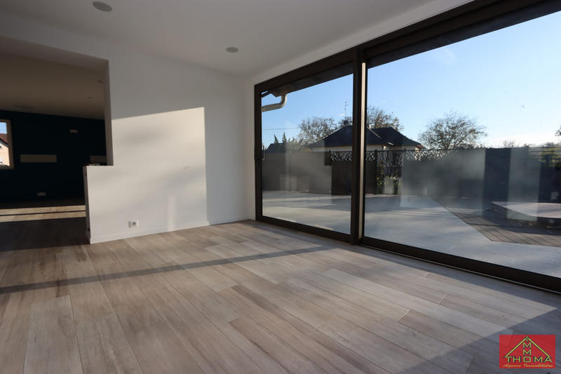 Maison - 195 m² - 9 pièces