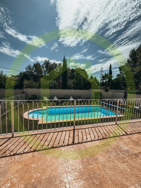 Maison - 200 m² - 7 pièces