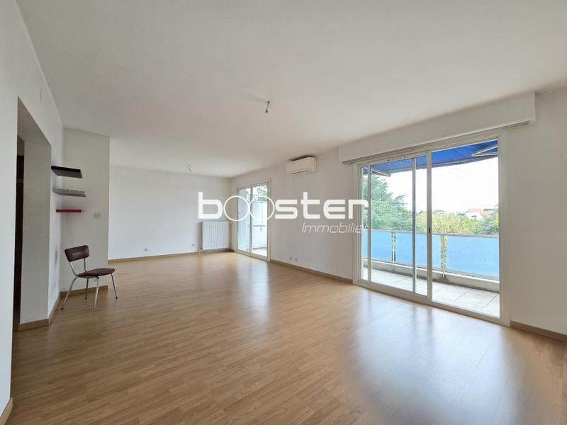 Appartement ancien - 90 m² - 5 pièces