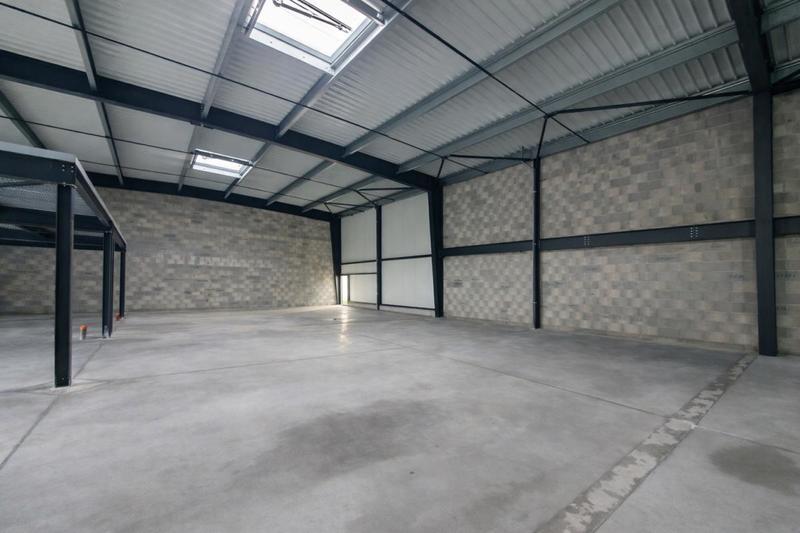 Entrepôt - 480 m²