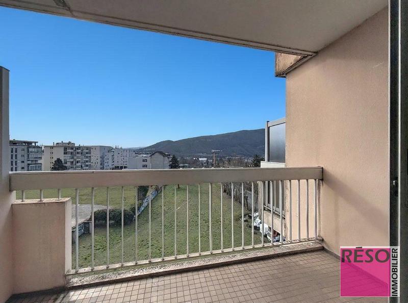 Appartement - 111 m² - 5 pièces