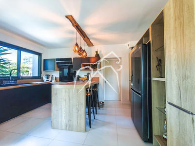 Maison contemporaine - 185 m² - 6 pièces