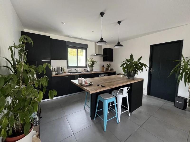 Maison - 110 m² - 4 pièces