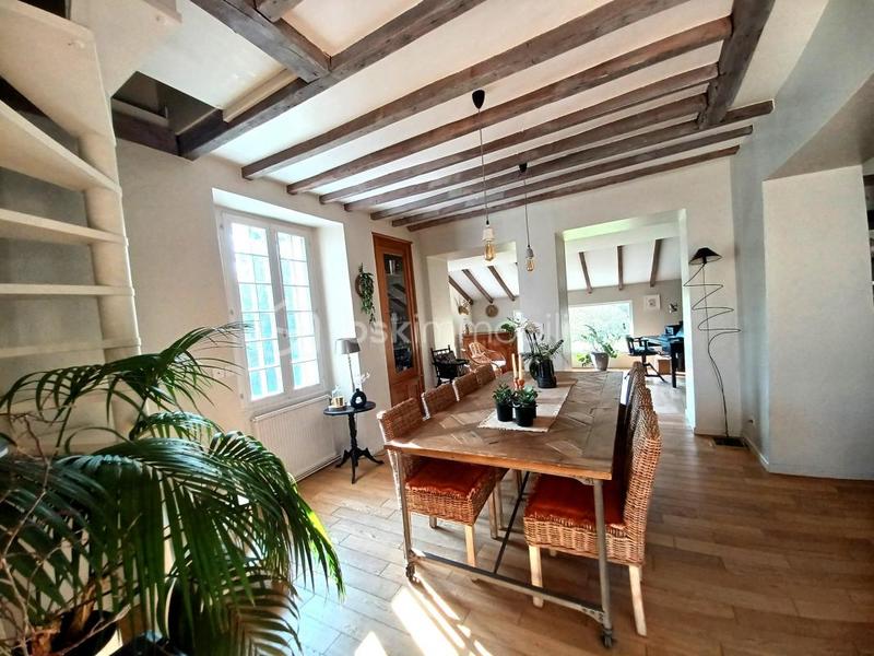 Maison - 250 m² - 10 pièces