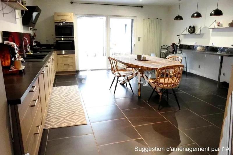 Maison ancienne - 207 m² - 6 pièces