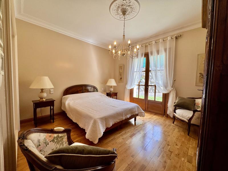 Villa - 294 m² - 7 pièces