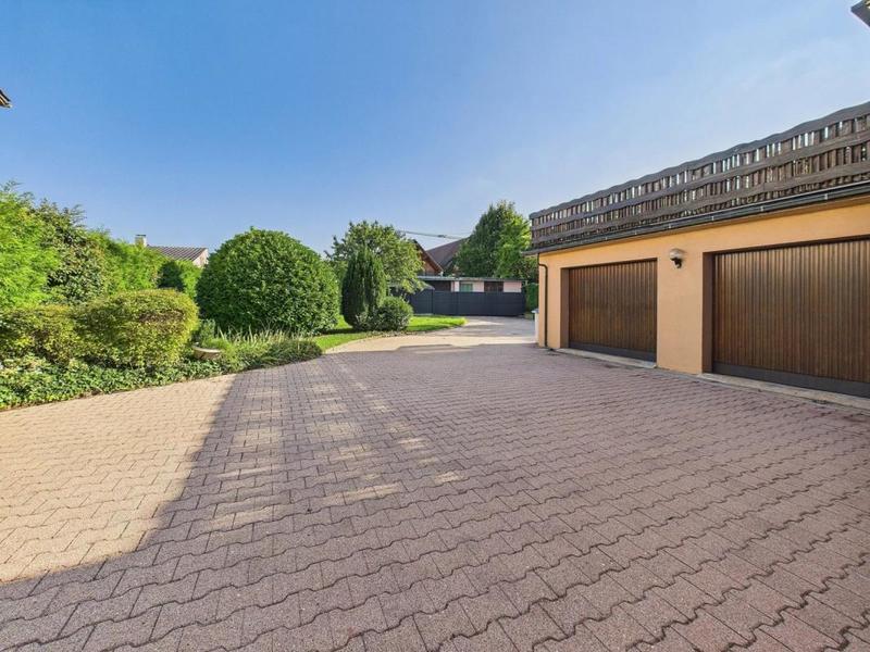 Maison - 357 m² - 12 pièces