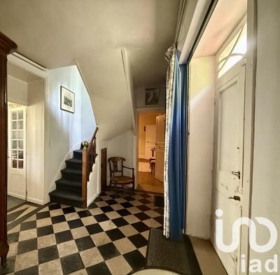 Maison - 230 m² - 10 pièces