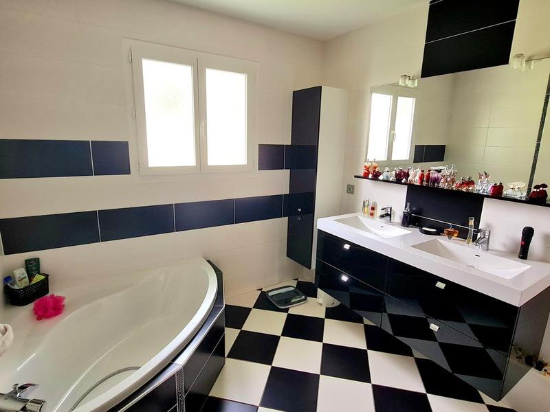 Maison - 106 m² - 4 pièces