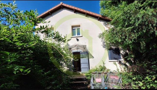 Maison - 102 m² - 4 pièces