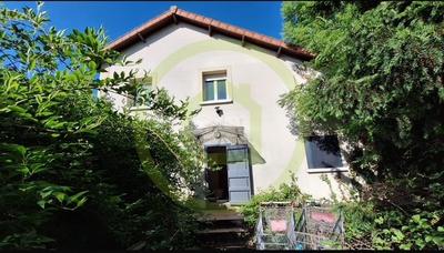 Maison - 102 m² - 4 pièces