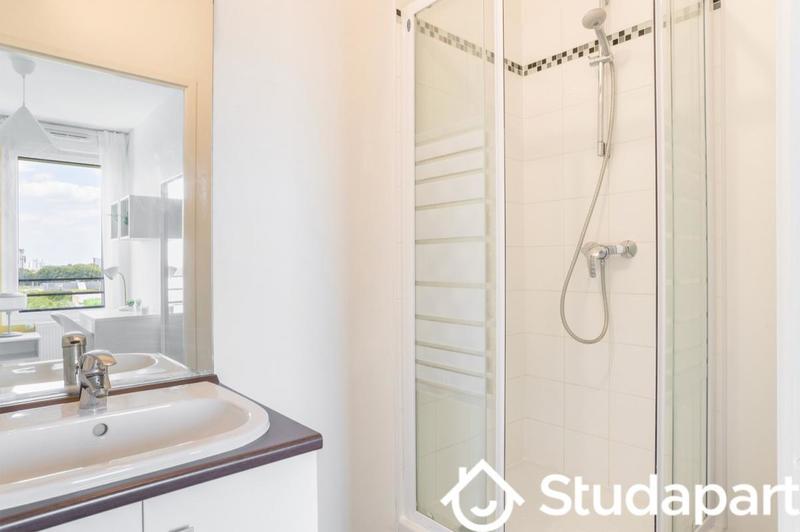 Chambre - 9 m² - 1 pièce