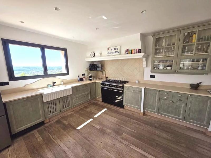 Maison - 259 m² - 10 pièces