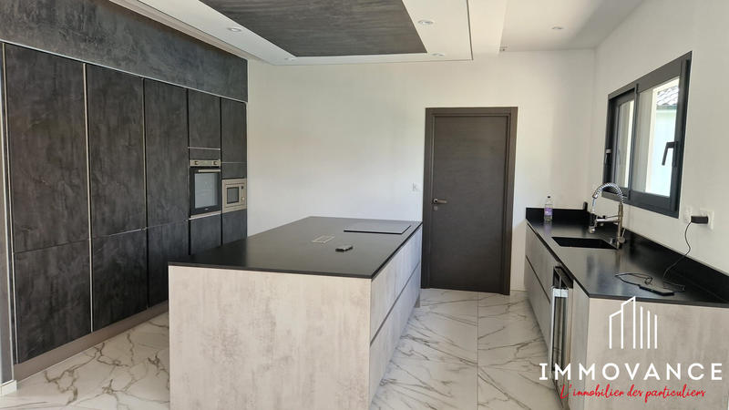 Maison - 171 m² - 7 pièces