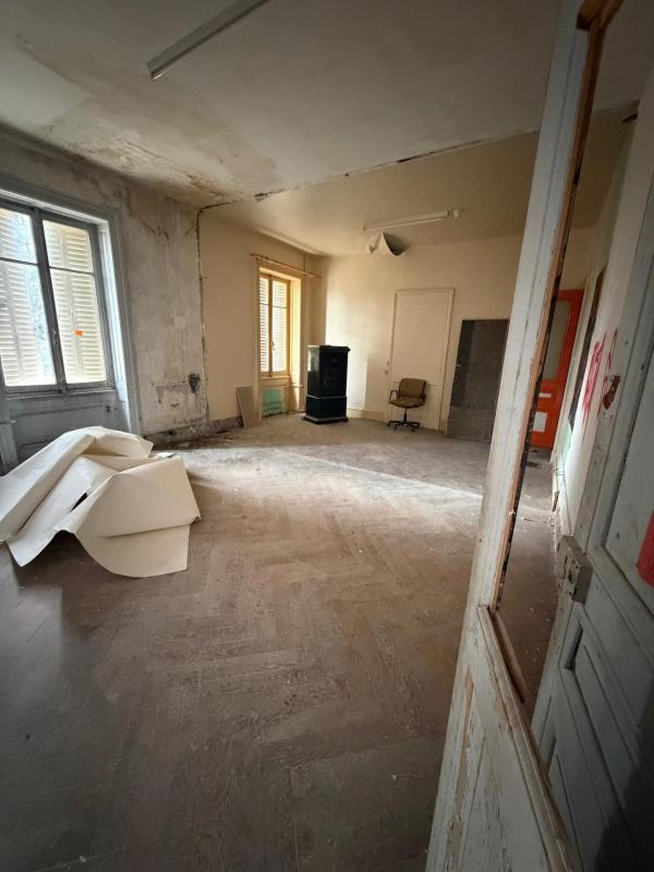 Appartement - 126 m² - 6 pièces