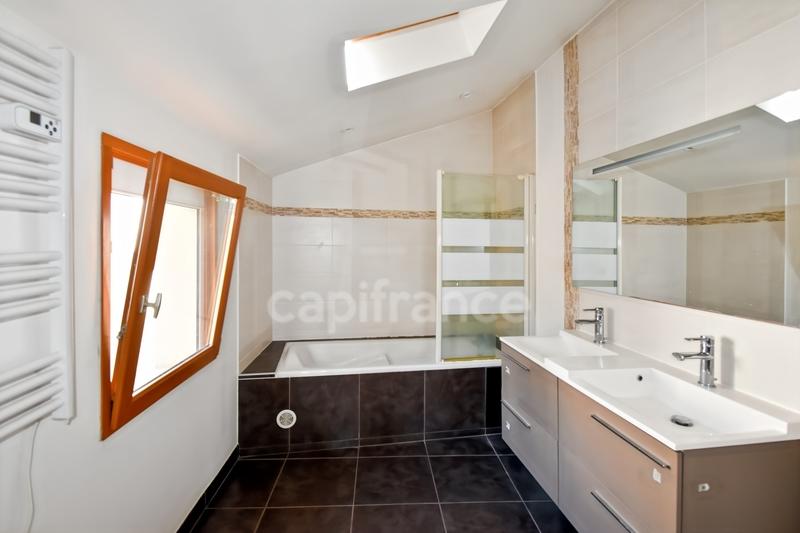 Maison de ville - 88 m² - 4 pièces