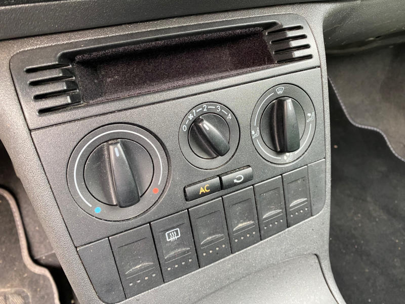 Volkswagen Polo 1.4i - 8v 60