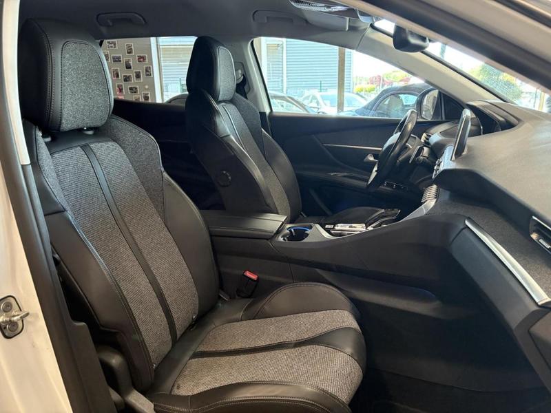 Peugeot 3008 1.2i Pt 12v - 130 Bv Eat8 II Allure Phase 1 / Garantie 12 Mois