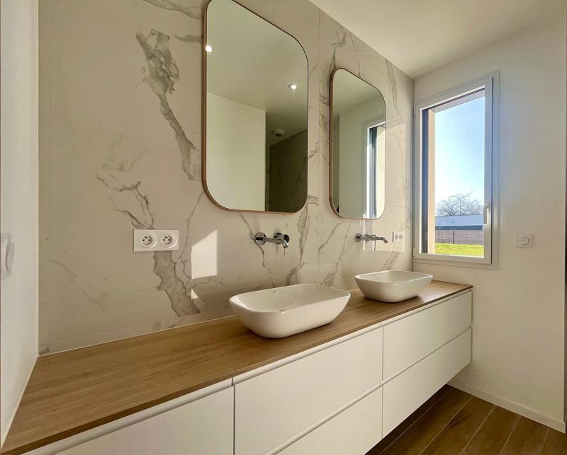 Maison contemporaine - 202 m² - 10 pièces