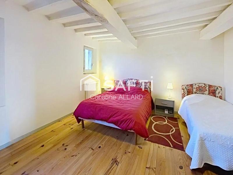 Maison - 204 m² - 7 pièces