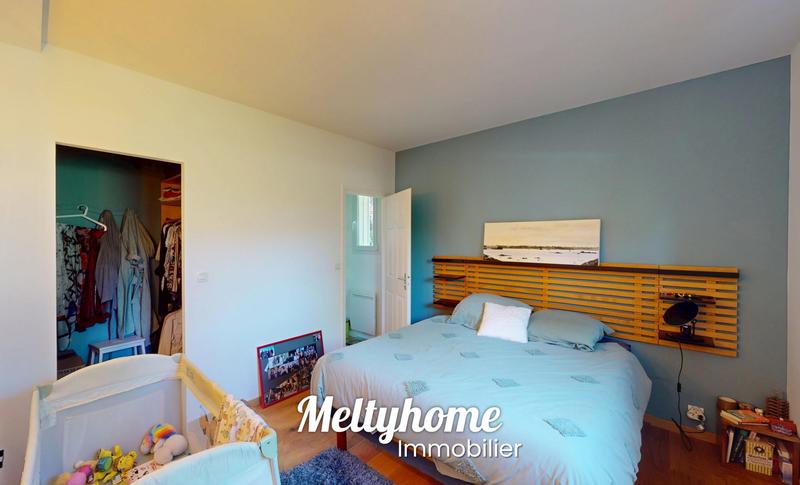 Maison - 195 m² - 10 pièces