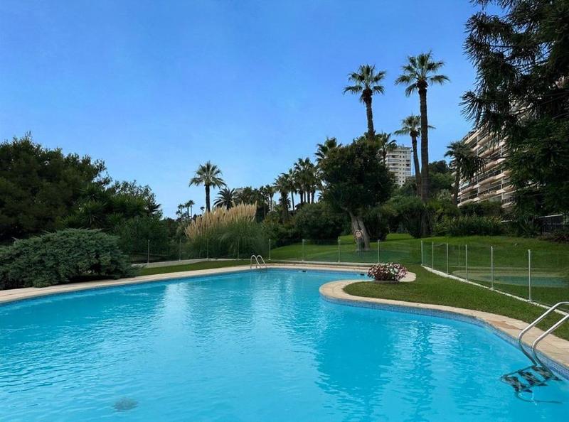 Appartement - 95 m² - 4 pièces