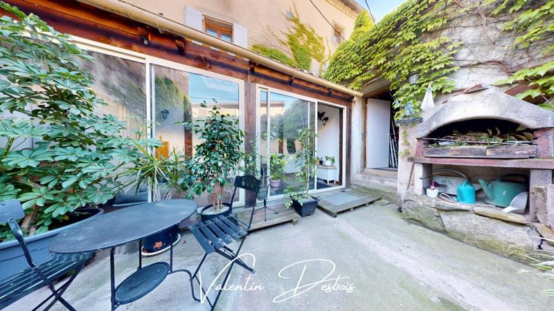 Maison - 209 m² - 9 pièces
