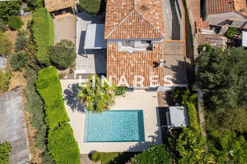 Villa - 220 m² - 6 pièces