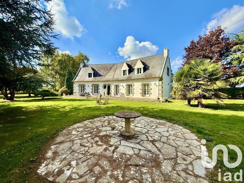 Maison - 200 m² - 11 pièces