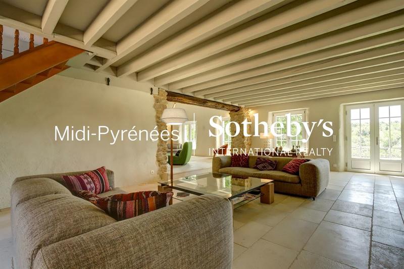 Maison - 625 m² - 17 pièces